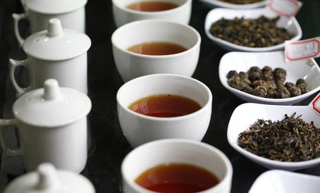 Для проведения и отбора большого количества сортов чая, используется специальный дегустационный набор тестера, с кружкой объёмом 125мл