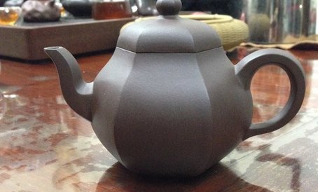 Такой вот исинский чайник необычной формы